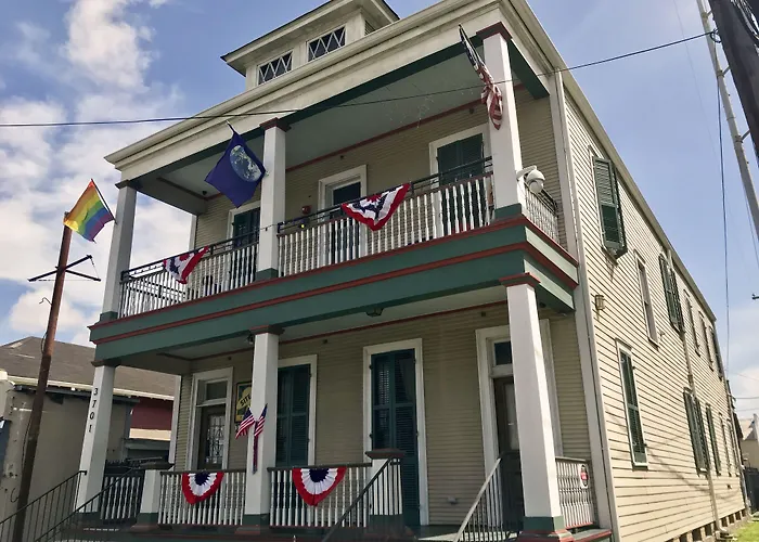 Hotel near College: Site 61 Guesthouse